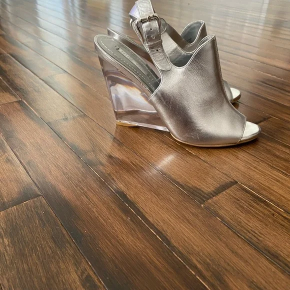 Sandals - Picture 2 of 4